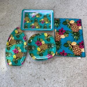 Pineapple Design Plates (5) Platters (2) and Drying Mat